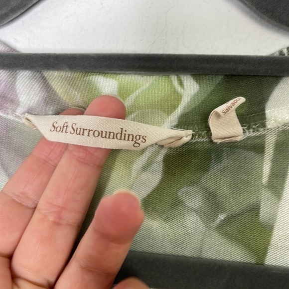 Soft surroundings roses garden floral long sleeve top - Picture 6 of 9